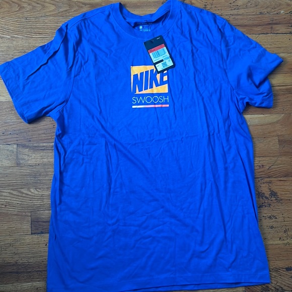 Men’s Nike Swoosh graphic Tee size Large NWT - Picture 1 of 4
